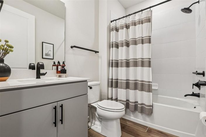 Image No.17-3 Bed House for sale