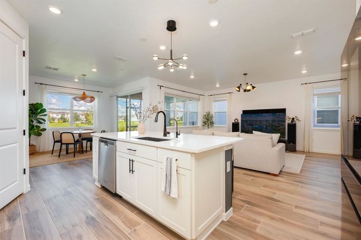 Image No.8-3 Bed House for sale