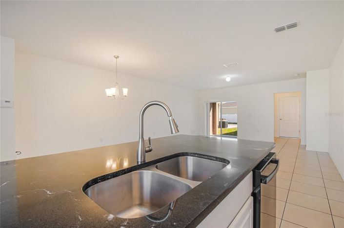 Image No.11-3 Bed Townhouse for sale