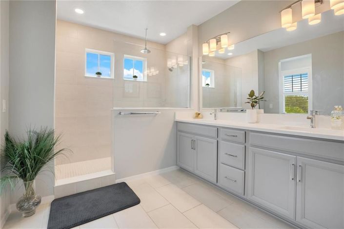 Image No.18-4 Bed House for sale