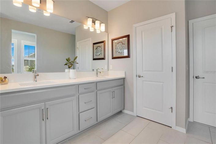 Image No.20-4 Bed House for sale