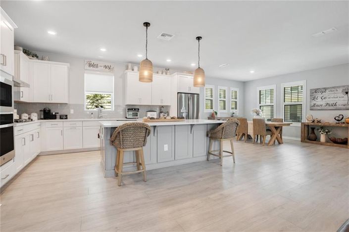 Image No.8-4 Bed House for sale