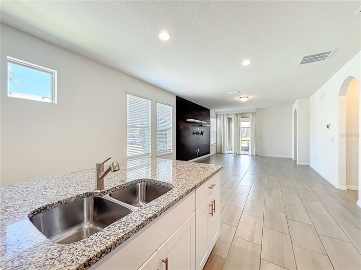 Image No.19-3 Bed House for sale