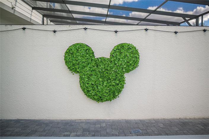 Image No.16-5 Bed Townhouse for sale