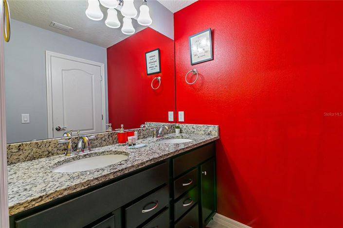 Image No.55-5 Bed Townhouse for sale