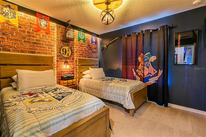 Image No.57-5 Bed Townhouse for sale