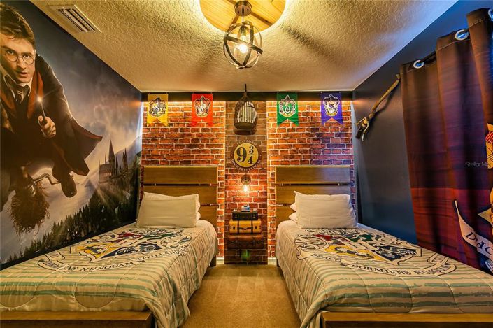 Image No.58-5 Bed Townhouse for sale