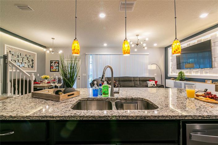 Image No.8-5 Bed Townhouse for sale