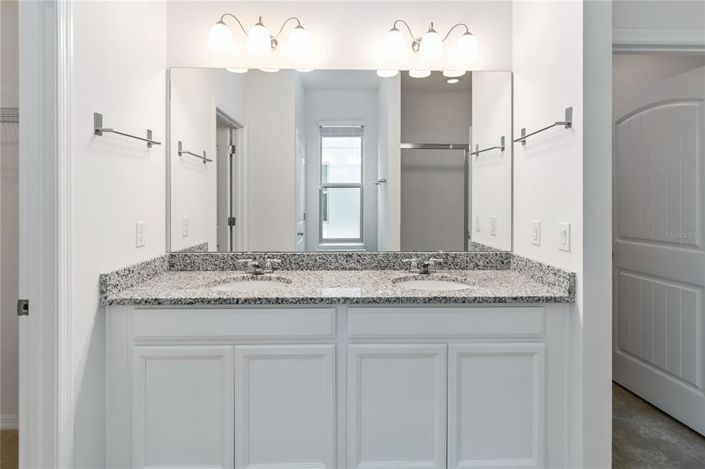 Image No.12-3 Bed House for sale