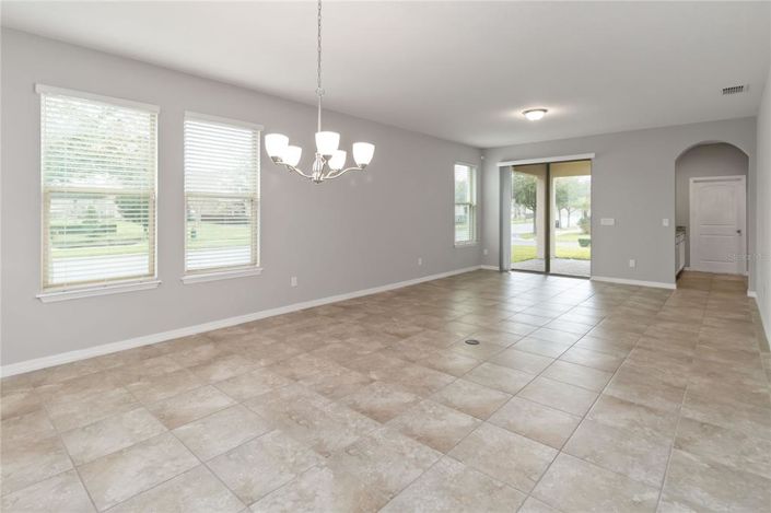 Image No.8-3 Bed House for sale