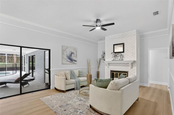 Image No.8-4 Bed House for sale