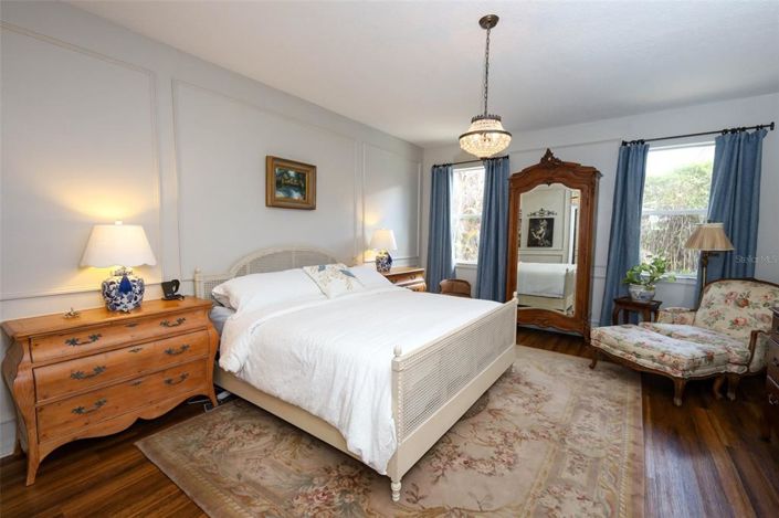 Image No.28-4 Bed House for sale