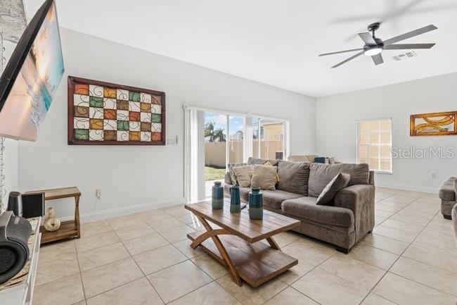 Image No.11-3 Bed Townhouse for sale