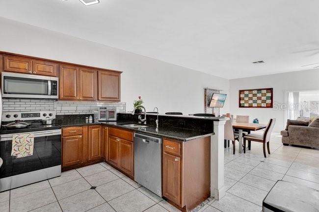 Image No.18-3 Bed Townhouse for sale