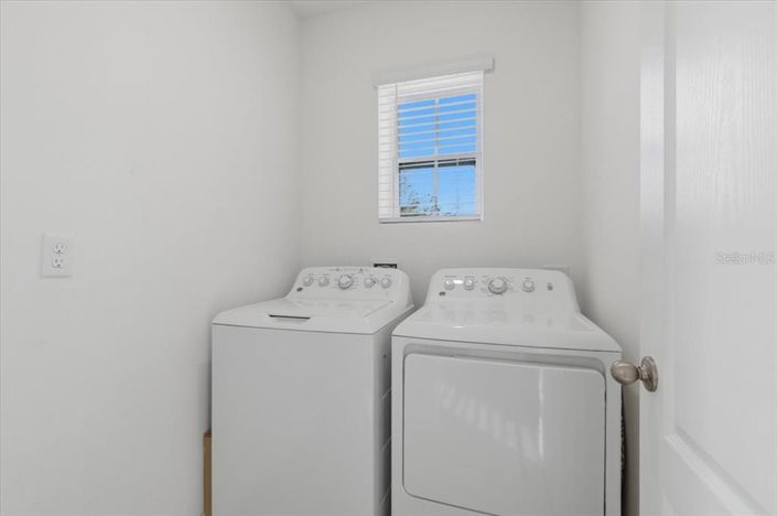 Image No.10-3 Bed House for sale