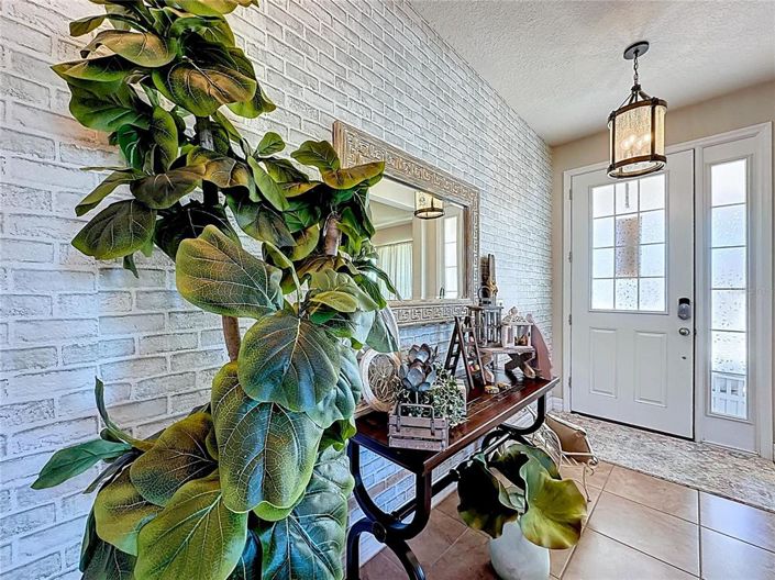 Image No.10-3 Bed House for sale