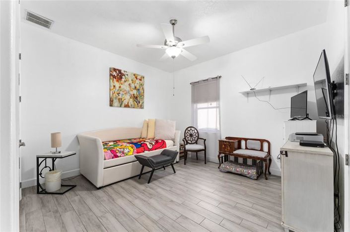 Image No.17-4 Bed House for sale