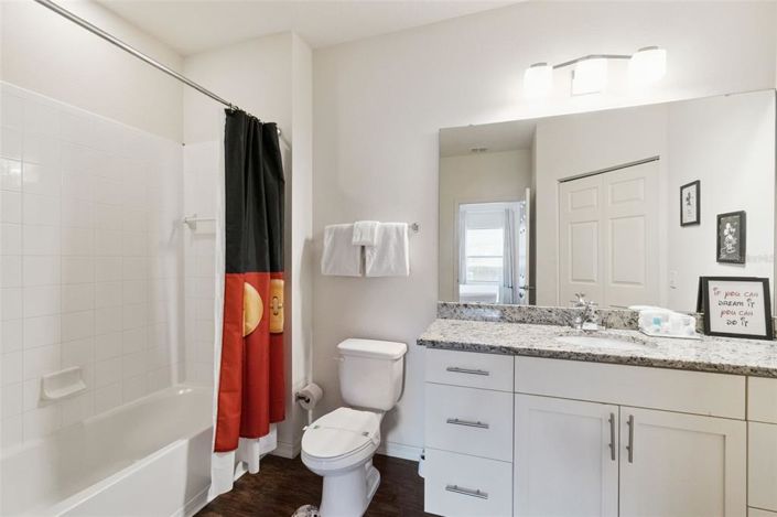 Image No.25-4 Bed Townhouse for sale