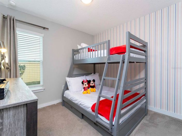 Image No.24-4 Bed Townhouse for sale