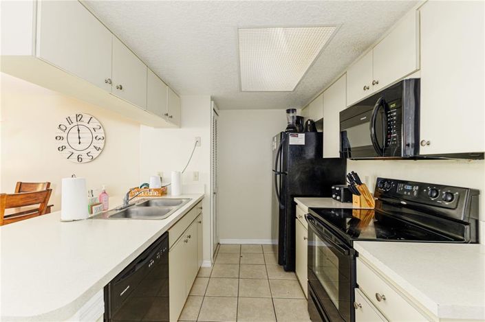 Image No.13-3 Bed Apartment for sale