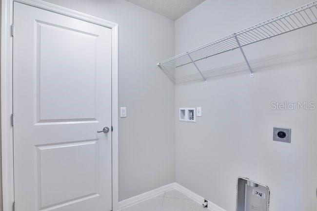 Image No.25-3 Bed Townhouse for sale