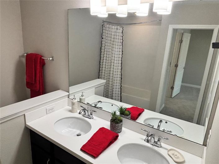 Image No.29-3 Bed Townhouse for sale