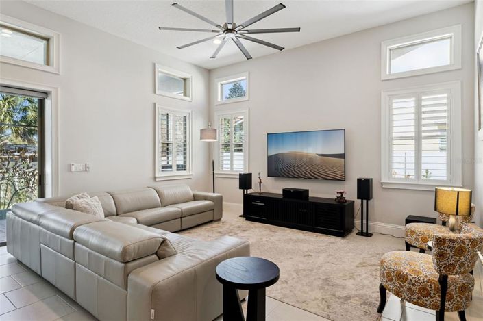 Image No.12-4 Bed House for sale