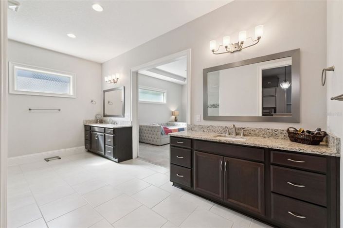 Image No.28-4 Bed House for sale