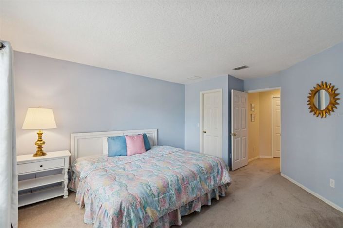 Image No.31-5 Bed House for sale