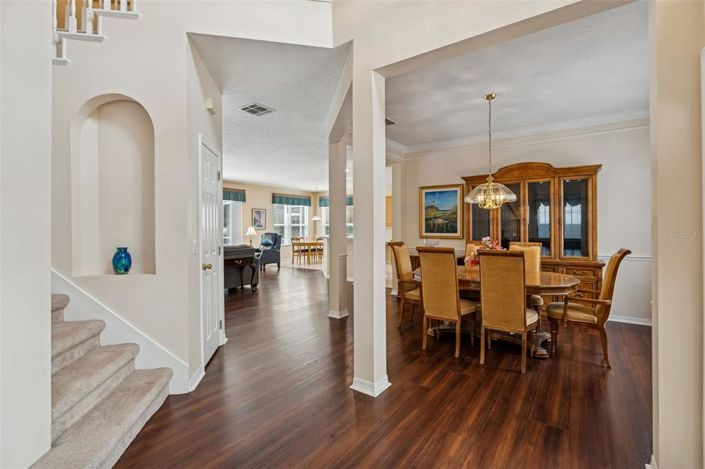 Image No.6-5 Bed House for sale