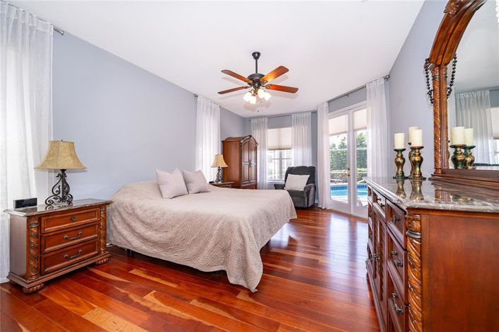 Image No.17-4 Bed House for sale