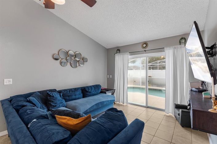 Image No.10-3 Bed House for sale