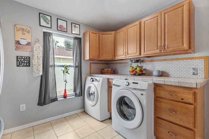 Image No.19-3 Bed House for sale