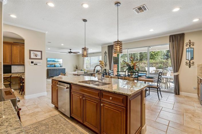 Image No.15-4 Bed House for sale