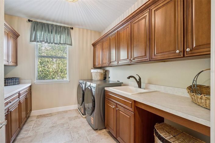 Image No.36-4 Bed House for sale