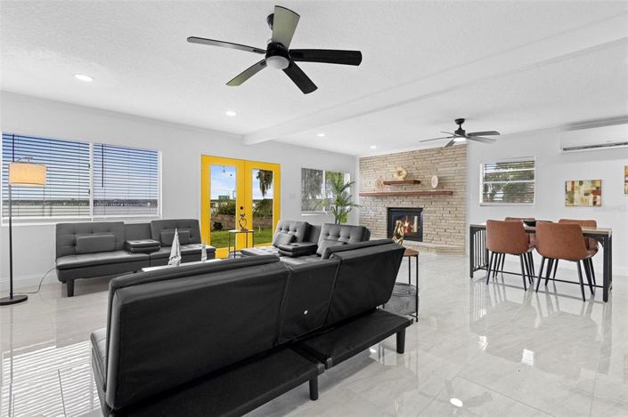 Image No.11-8 Bed House for sale