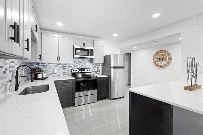 Image No.12-8 Bed House for sale