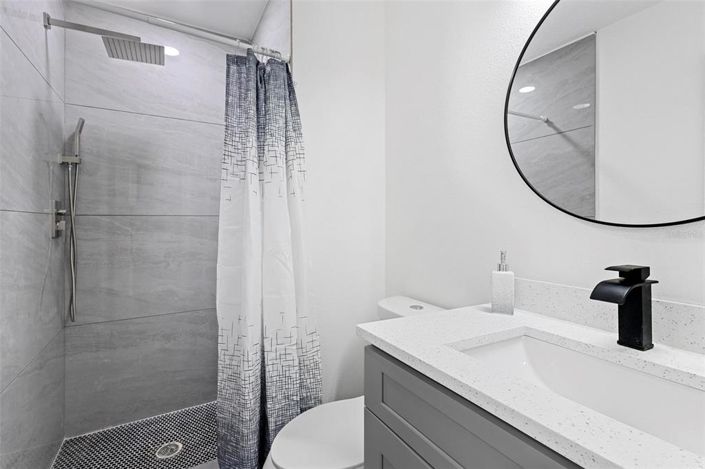 Image No.18-8 Bed House for sale