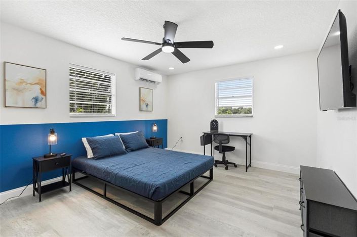 Image No.24-8 Bed House for sale