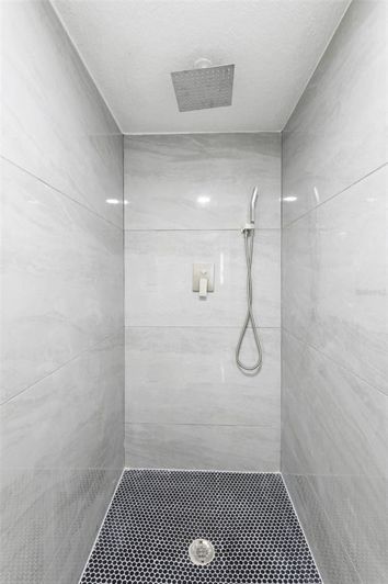 Image No.25-8 Bed House for sale