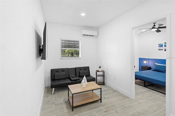 Image No.31-8 Bed House for sale