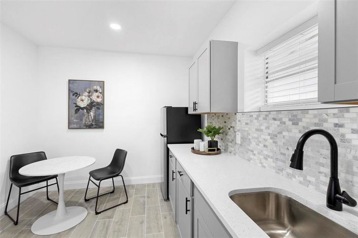 Image No.35-8 Bed House for sale