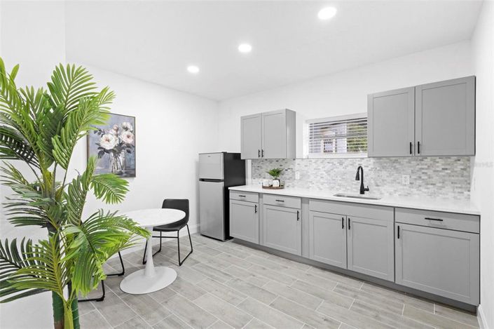 Image No.36-8 Bed House for sale