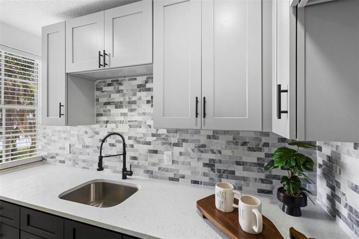 Image No.48-8 Bed House for sale