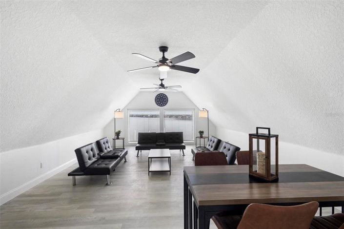 Image No.54-8 Bed House for sale