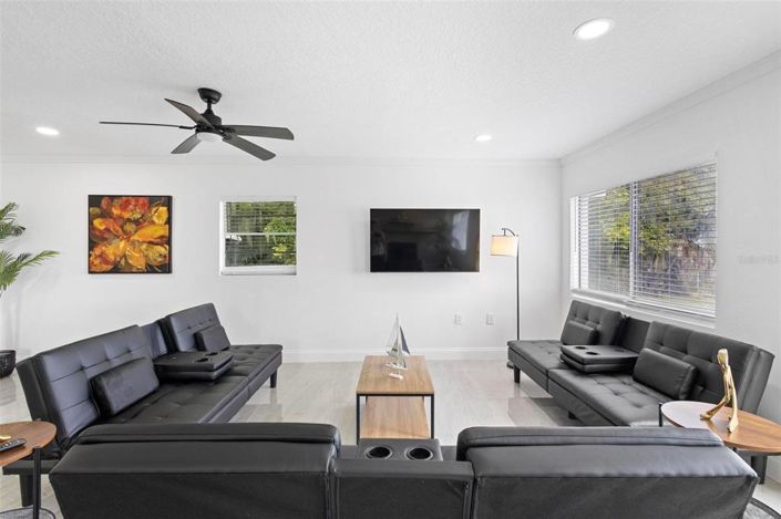 Image No.8-8 Bed House for sale