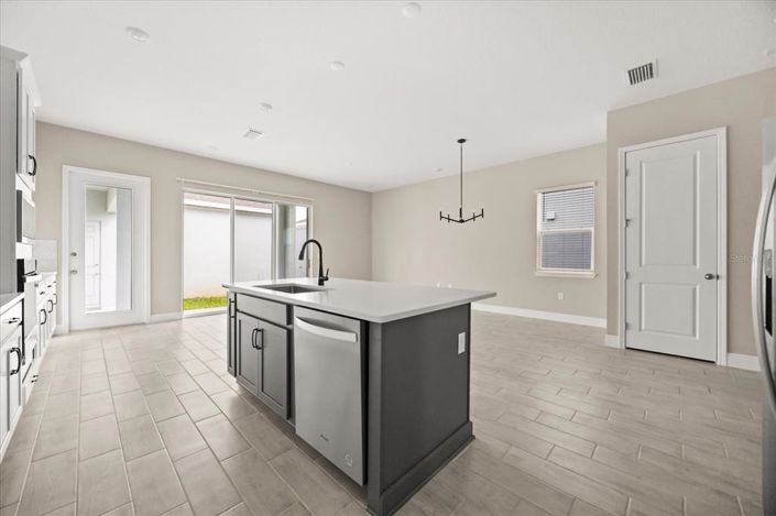 Image No.10-4 Bed House for sale