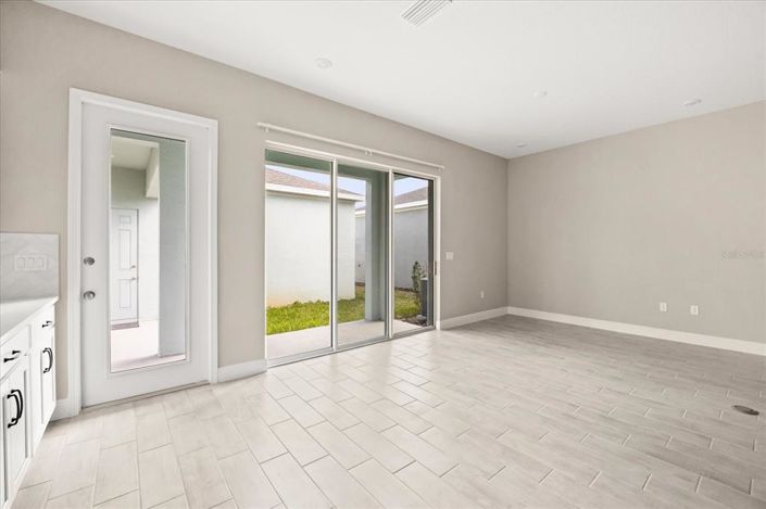 Image No.14-4 Bed House for sale