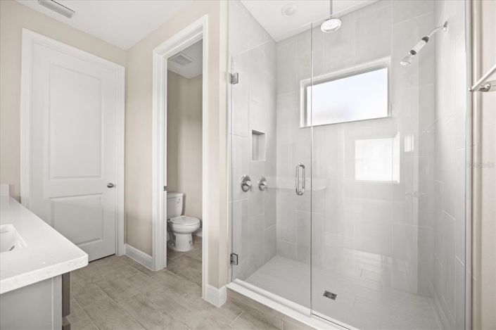 Image No.18-4 Bed House for sale