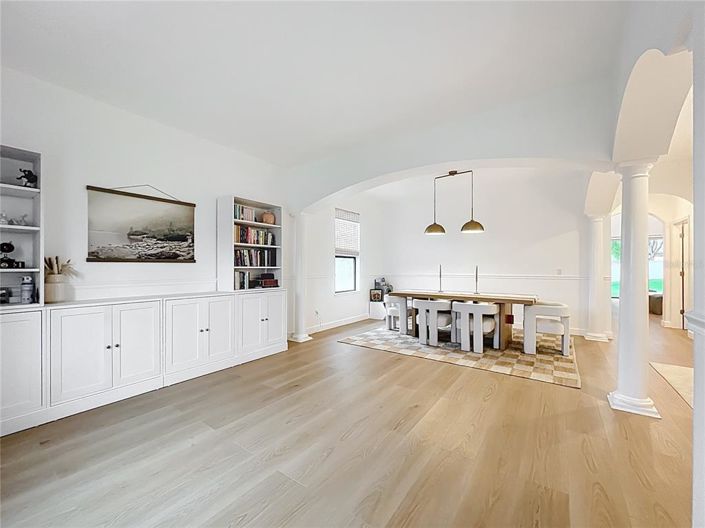 Image No.12-5 Bed House for sale